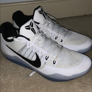 Kobe 11 team bank